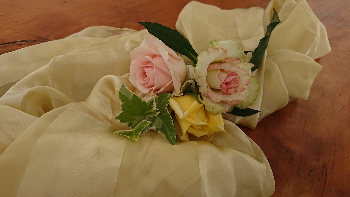 【満席】【9/24】ベルローズ花びら染め教室（２）～波動バラの命を纏う～